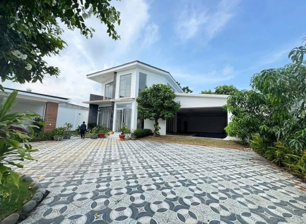 Biệt Thự Sân Vườn 590m² Nguyễn Mạnh Hùng, TP Bà Rịa - Hạ Giá Bán Gấp!