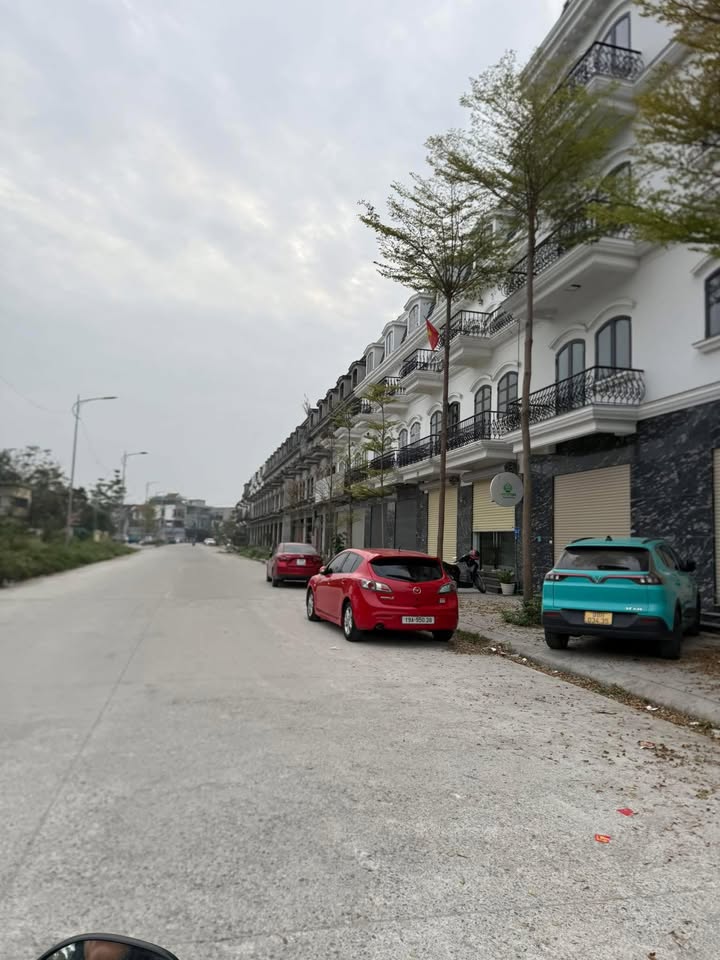 Nhà 4 tầng Tích Sơn Vĩnh Yên 95m² 4,9 tỷ - Giá tốt hiếm có