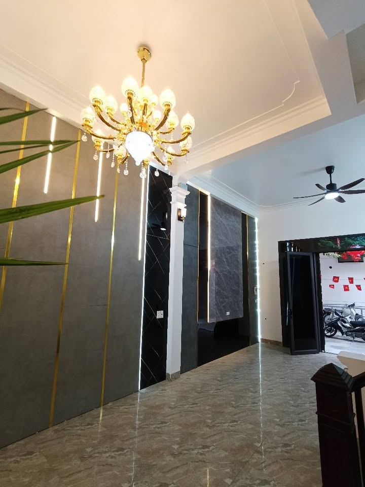 Nhà 3 tầng Phường Hàng Bồ, Hoàn Kiếm - Ô tô đỗ cửa, 54m², 2.7 tỷ