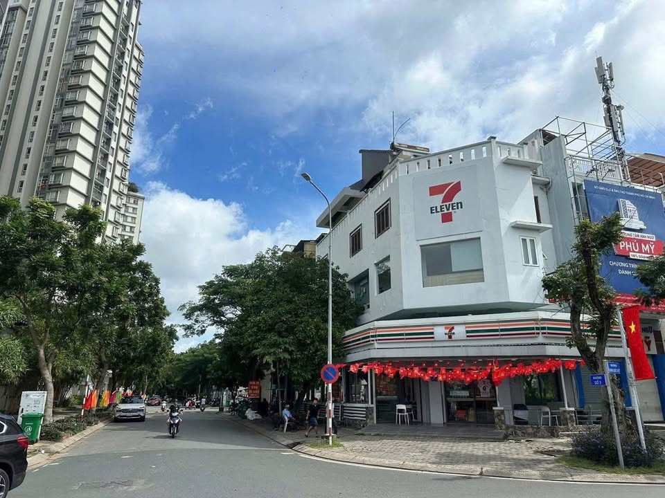 Nha mat tien 108 Hoang Quoc Viet 186m2 chinh chu gap Quan 7