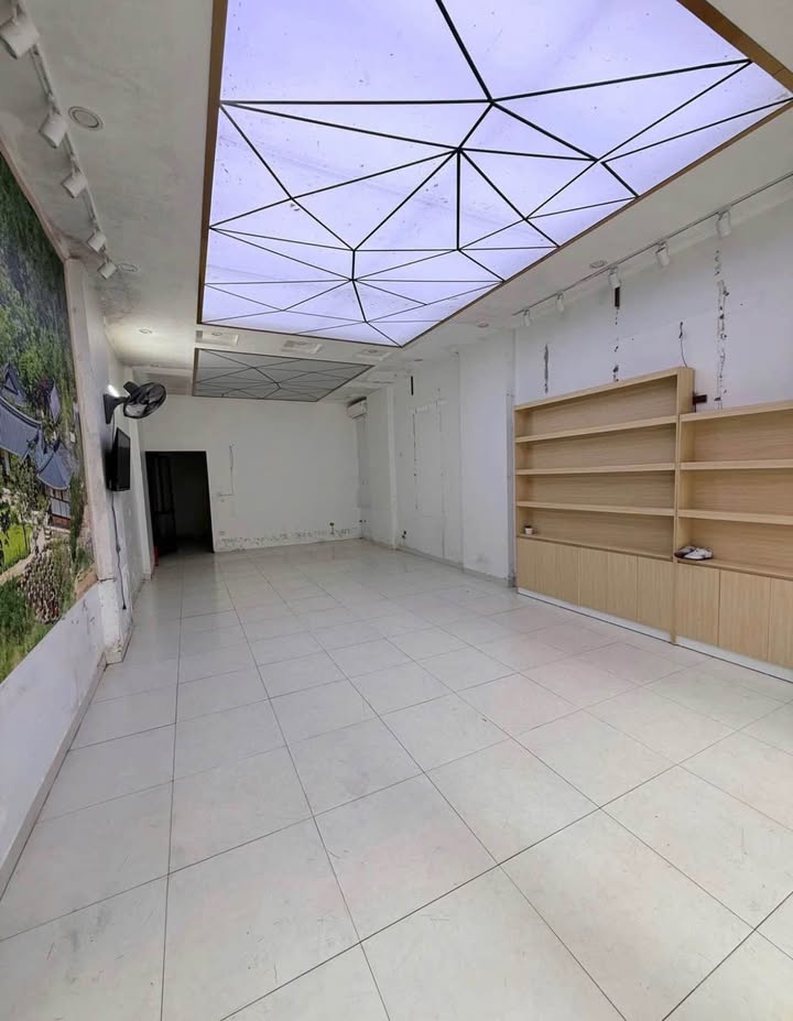 Cho thuê nhà 4 tầng 1 tum mặt tiền kinh doanh, Bắc Giang - 20 triệu/tháng