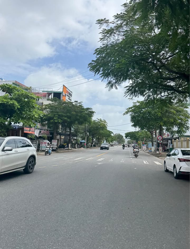 Nhà Phố Lê Đại Hành, Hai Bà Trưng 100m² - Vị trí đắc địa!