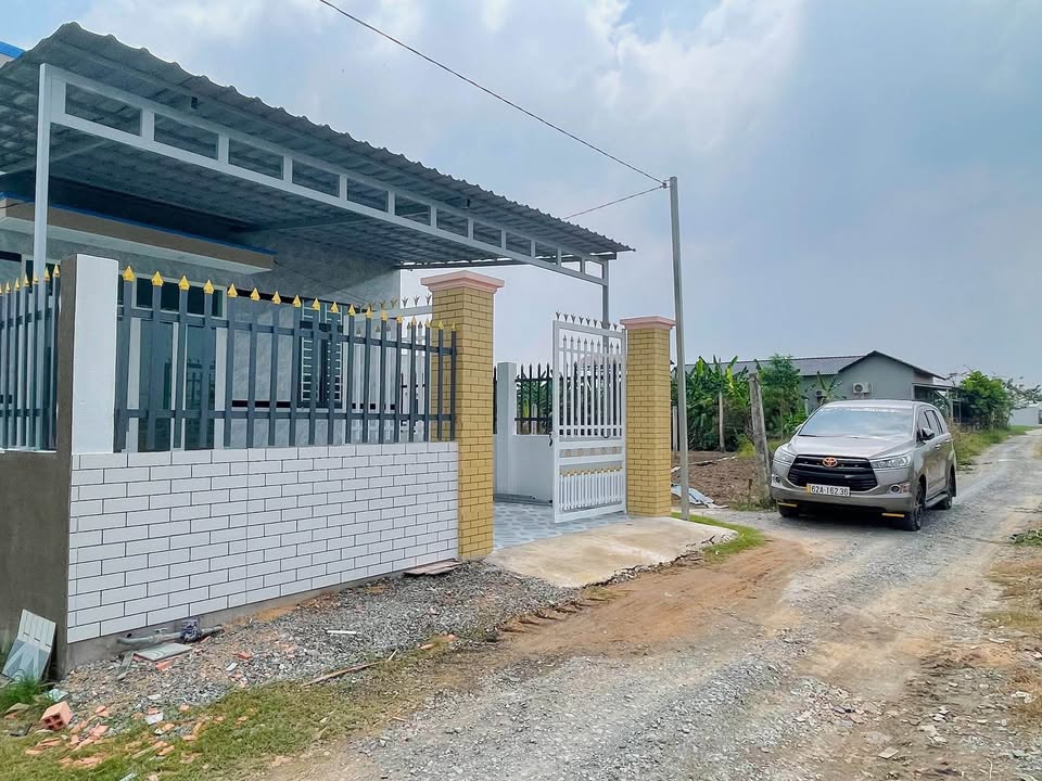 Nhà 170m² Long Cang, Long An - Sổ hồng, Full nội thất, Giá 1.6 tỷ