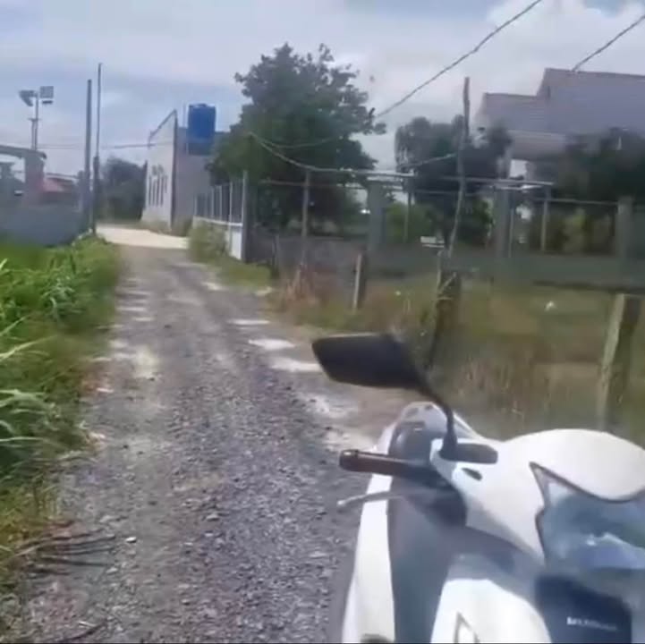 Bán Gấp Đất 1000m² Có Nhà Cấp 4 Ấp 7 Nhựt Chánh, Bến Lức - 999 Triệu