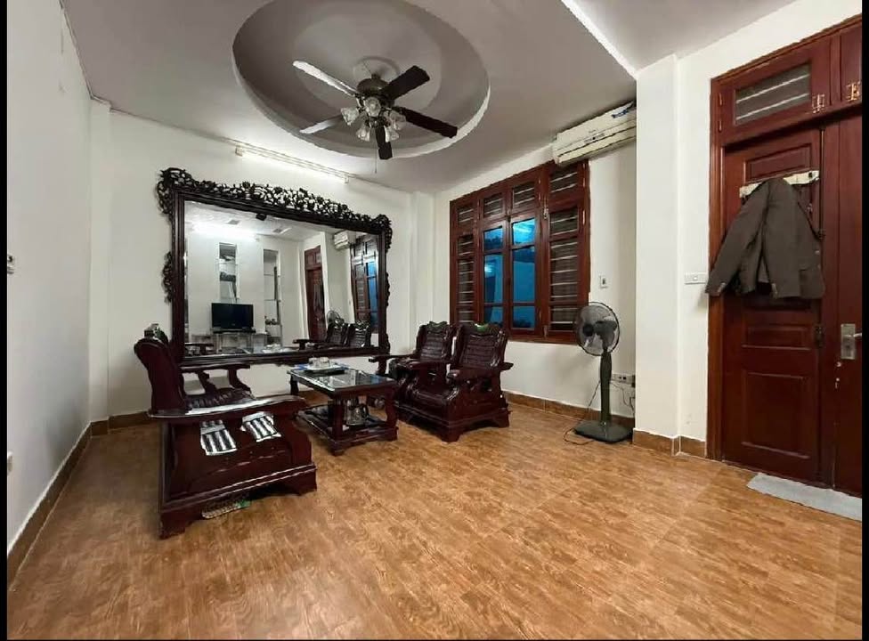 Nhà Phố Yên Hoà Cầu Giấy 33m² - Mặt Tiền Kinh Doanh, Ô Tô Đỗ Cửa!