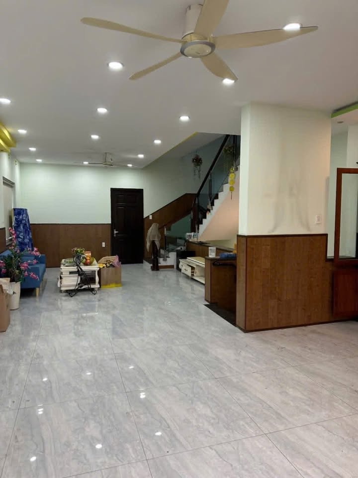 Nha cho thue VCN Phuoc Hai 100m2 30trieu - San sang o ngay