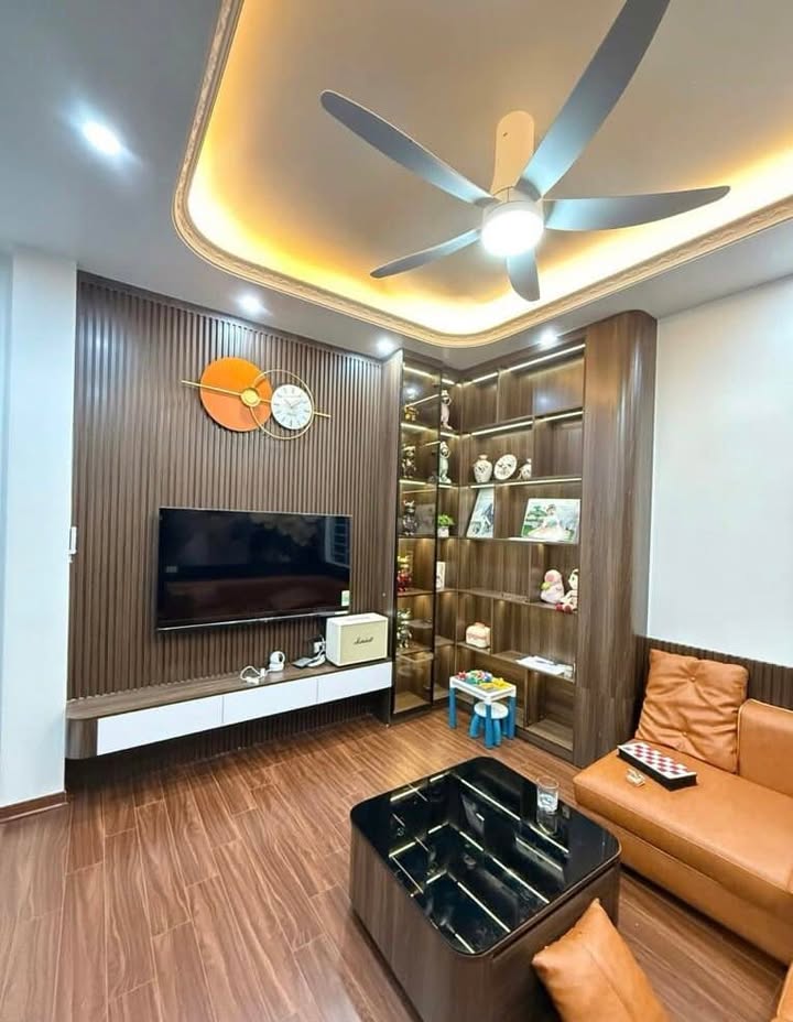 Nhà 5 Tầng 43m² Phú Diễn - Full Nội Thất, Gần Ô Tô, Sẵn Sổ