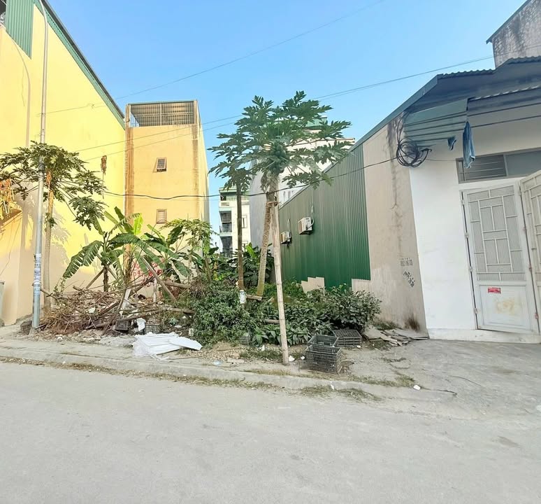 Bán đất Mễ Trì 70m² mặt tiền rộng - Giá 1.8 tỷ, ngay trung tâm