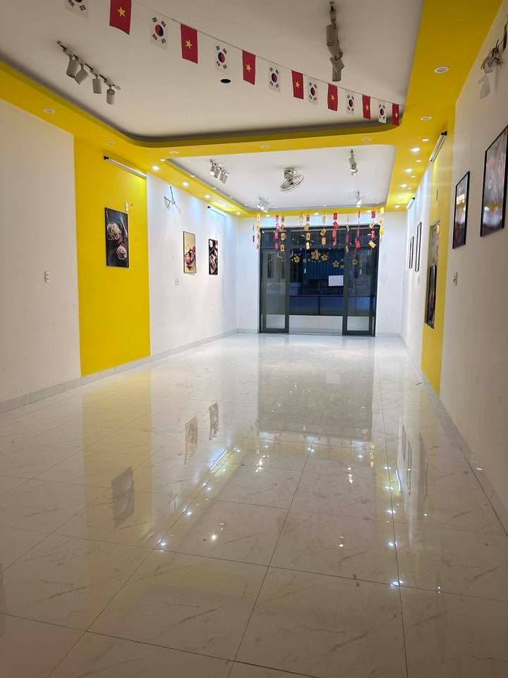 Nhà Nguyên Căn 3 Tầng Mặt Tiền Phan Đình Phùng, TP. Quảng Ngãi - Kinh Doanh/Văn Phòng