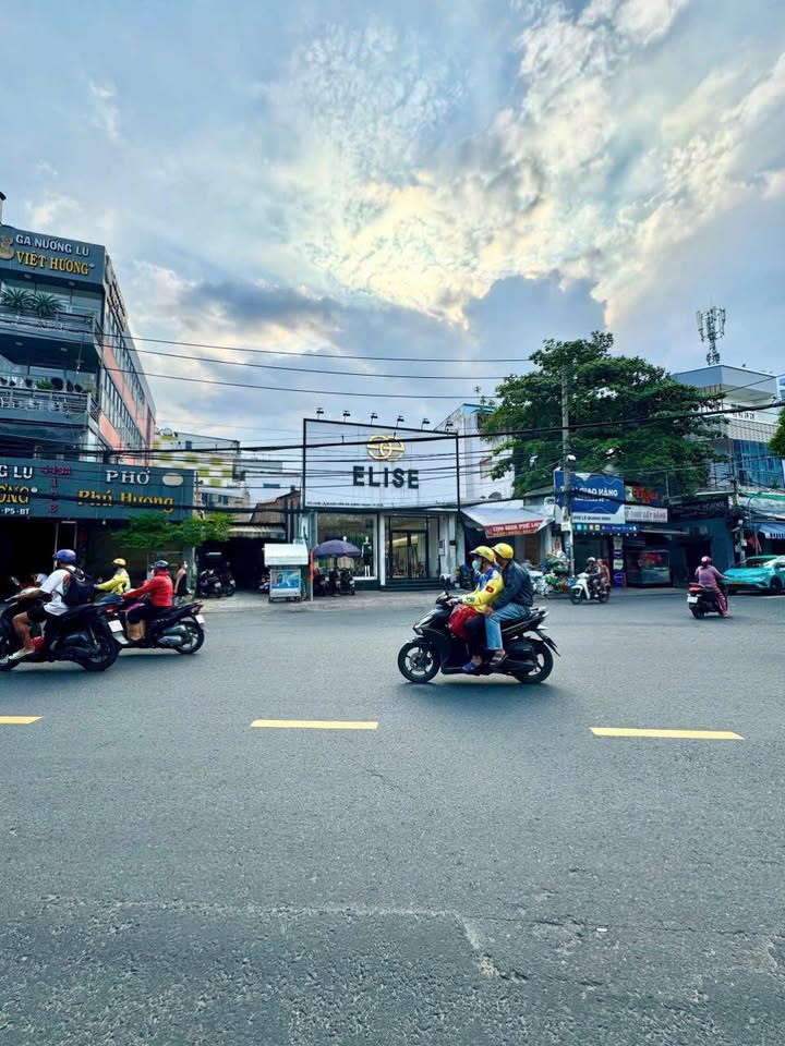 Nhà Mặt Tiền Lê Quang Định, Bình Thạnh - 246m² Nở Hậu - HĐ Thuê 80 Triệu/Tháng