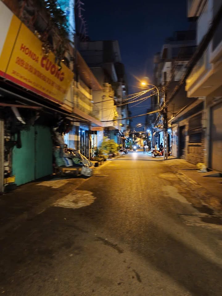 Nhà Phố Quận 11 Lạc Long Quân 22m² - Sẵn sàng ở ngay!