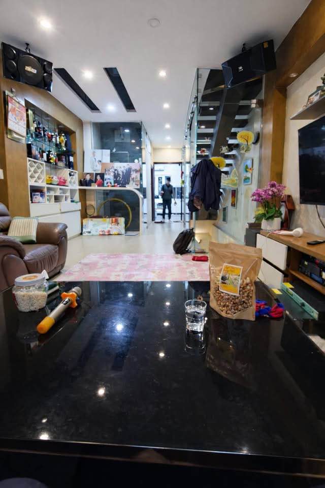 Nhà 5 tầng mặt tiền 4m đường Nguyễn Văn Cừ, Long Biên - 16.8 tỷ