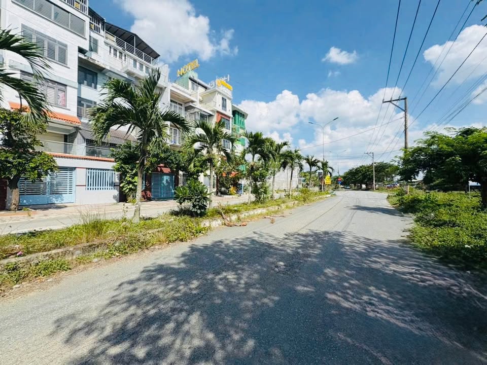 Đất nền KDC 135 Bến Lức 120m² giá 4.05 tỷ - Sổ đỏ chính chủ