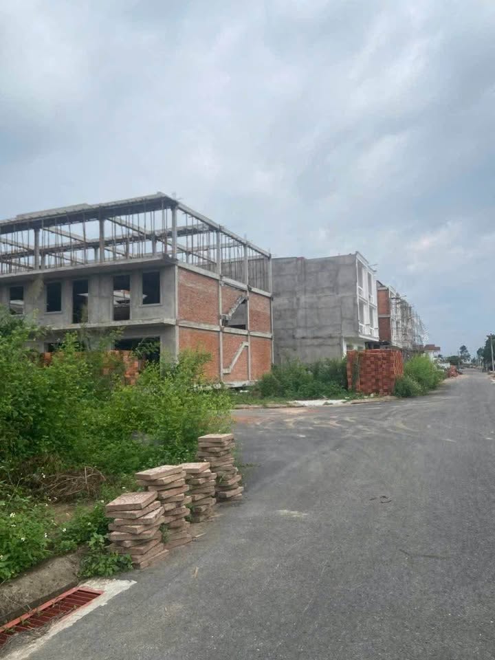 Đất Nền Hoàng Quân - Bình Minh 100m² Giá 1.05 Tỷ - Sẵn Sổ Đỏ