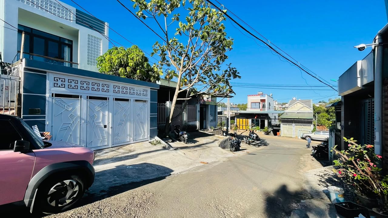 Nhà Phố Mặt Tiền 249 Huỳnh Thúc Kháng Pleiku 75m² - Mặt tiền kinh doanh