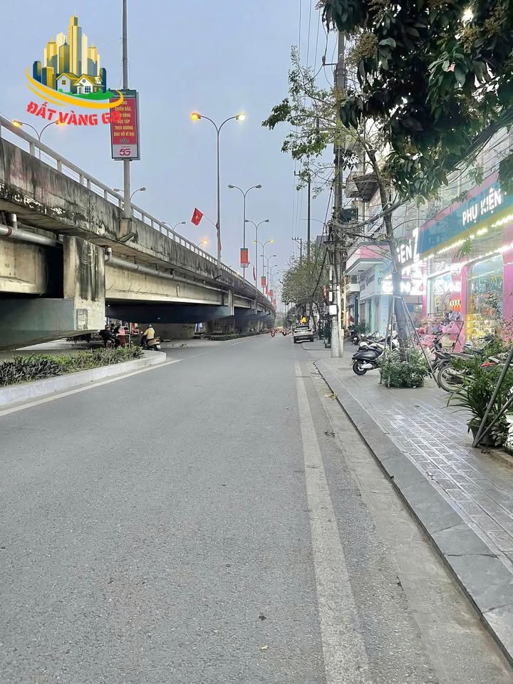 Nhà 4 Tầng Mặt Tiền Nguyễn Công Trứ, Ninh Bình - Kinh Doanh Đắc Lợi