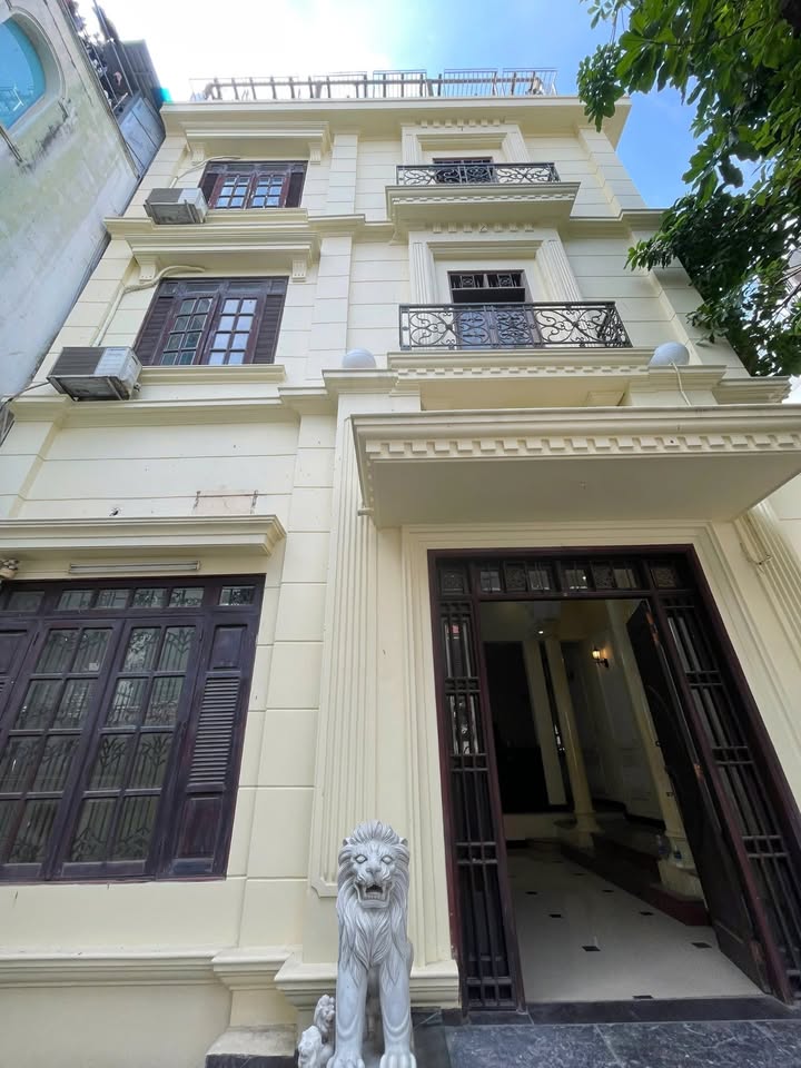 Nhà phố Nguyễn Gia Trí Bình Thạnh 1958m² - Vị trí đắc địa kinh doanh!