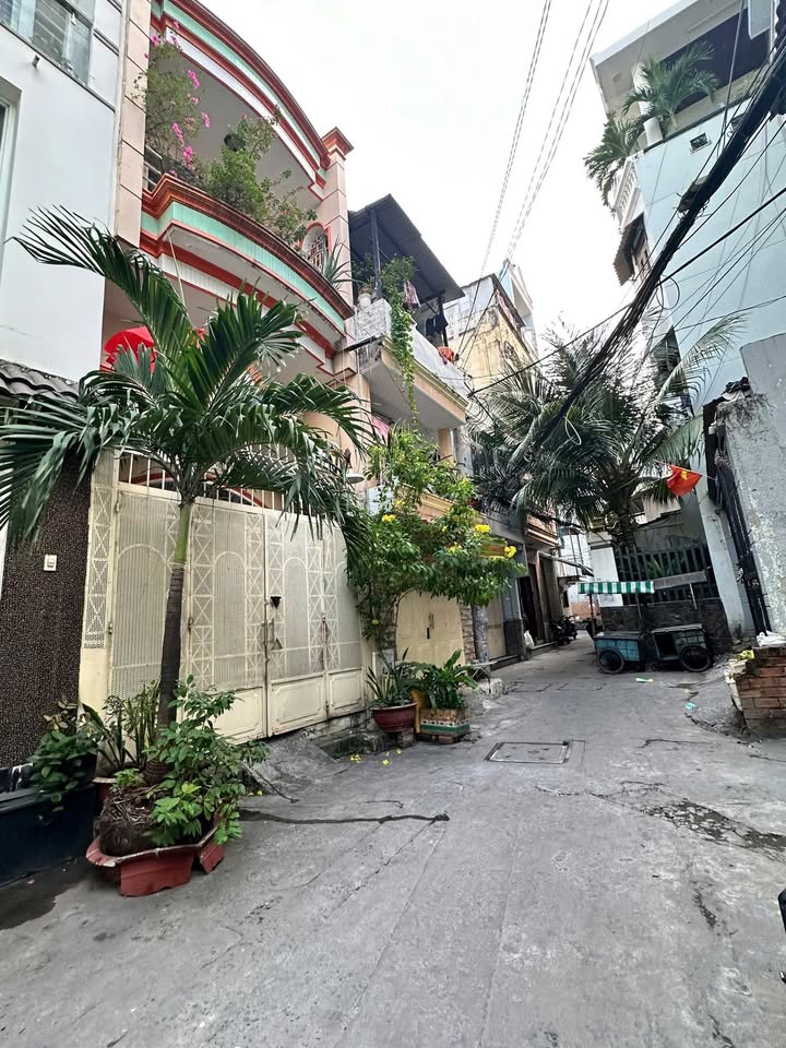 Nhà riêng Q10 Hồ Bá Kiện 37m² – Giá tốt hiếm có, thu nhập khủng!