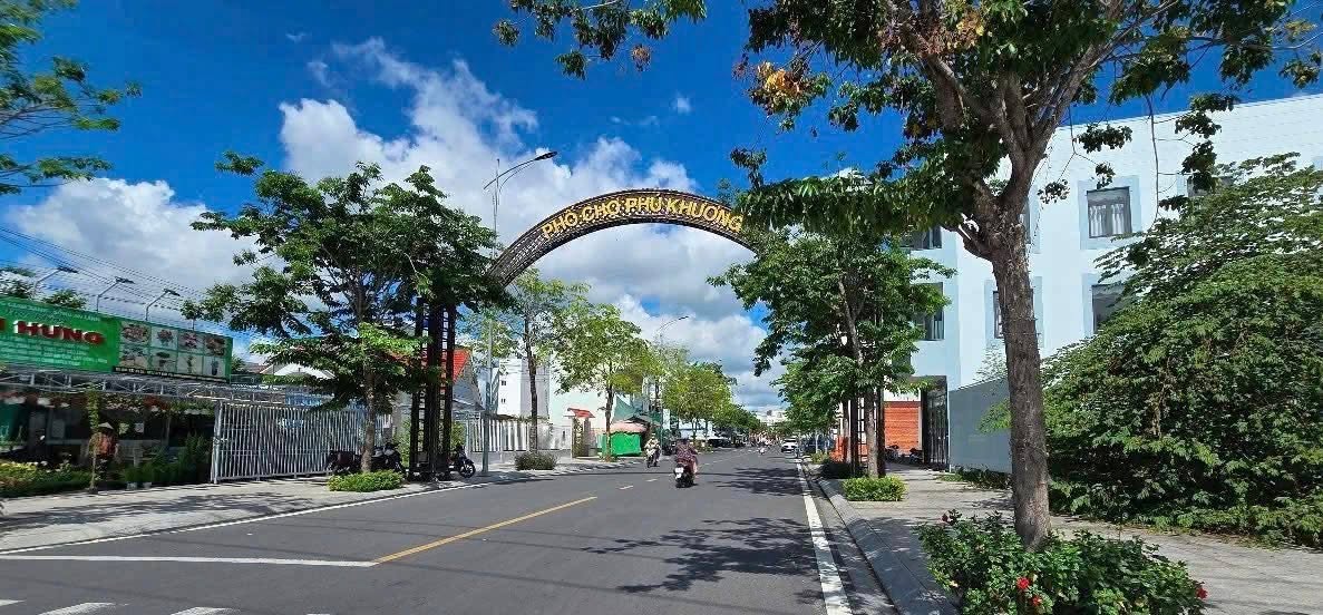 Đất Nền Mặt Tiền Chợ Phú Khương, Bến Tre - 90m² Giá 4.5 Tỷ