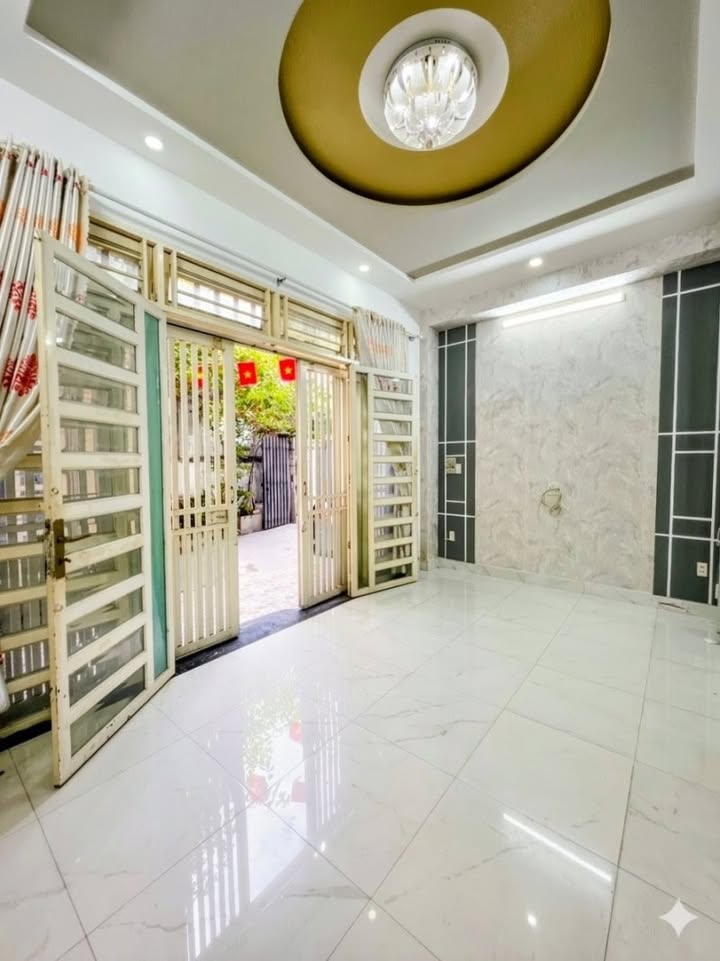 Nhà 4 Tầng HXH Huỳnh Văn Bánh, Phú Nhuận - 70m² - 6.85 Tỷ