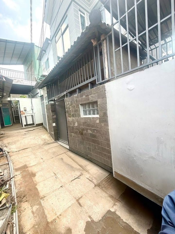 Nhà Bè: 2 Nhà 2 Tầng 173m² Lê Văn Lương - Dòng Tiền 13.5 Triệu/Tháng