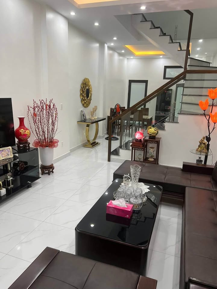 Nhà Lô Góc Trần Tất Văn, Kiến An - 50m², 3 Tầng, Ô tô Cửa - Hơn 2 Tỷ