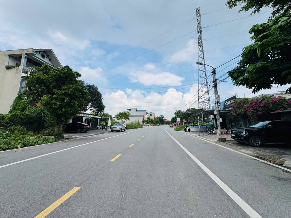 Nhà Phố Đường Cát Linh, Ninh Bình 105m² - Mặt tiền kinh doanh đắc địa!