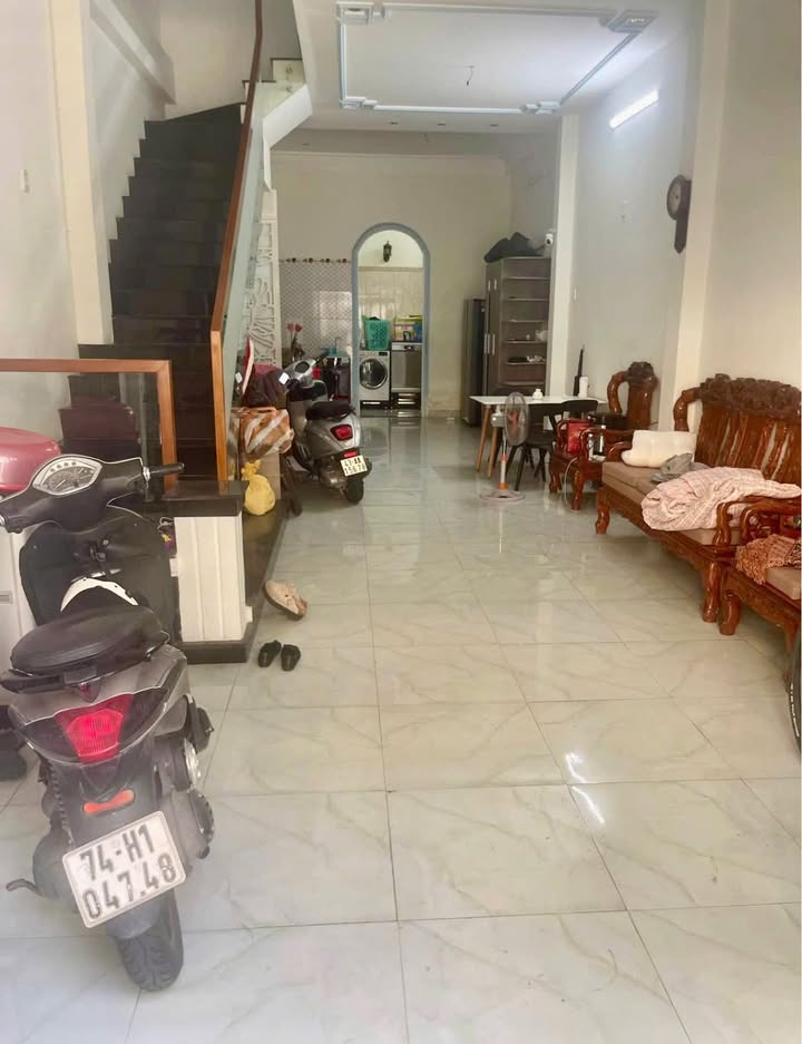 Nhà Phan Đăng Lưu 85m² 13 triệu - Ô tô vào tận nhà