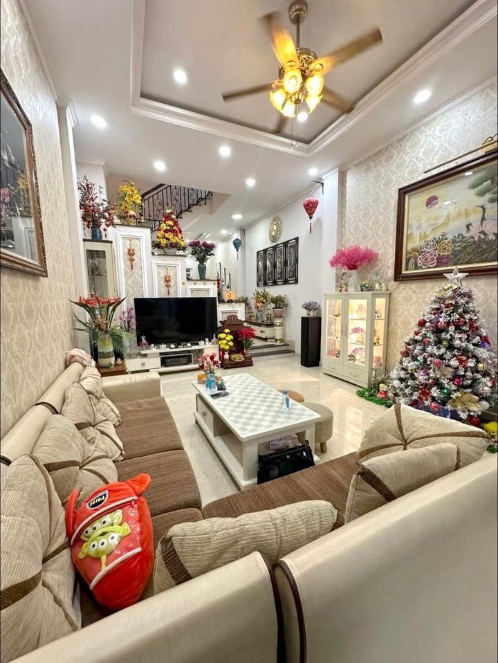 Nhà Phố 4 Tầng 123m² QL13 Thủ Đức - Hẻm Xe Tải 10m