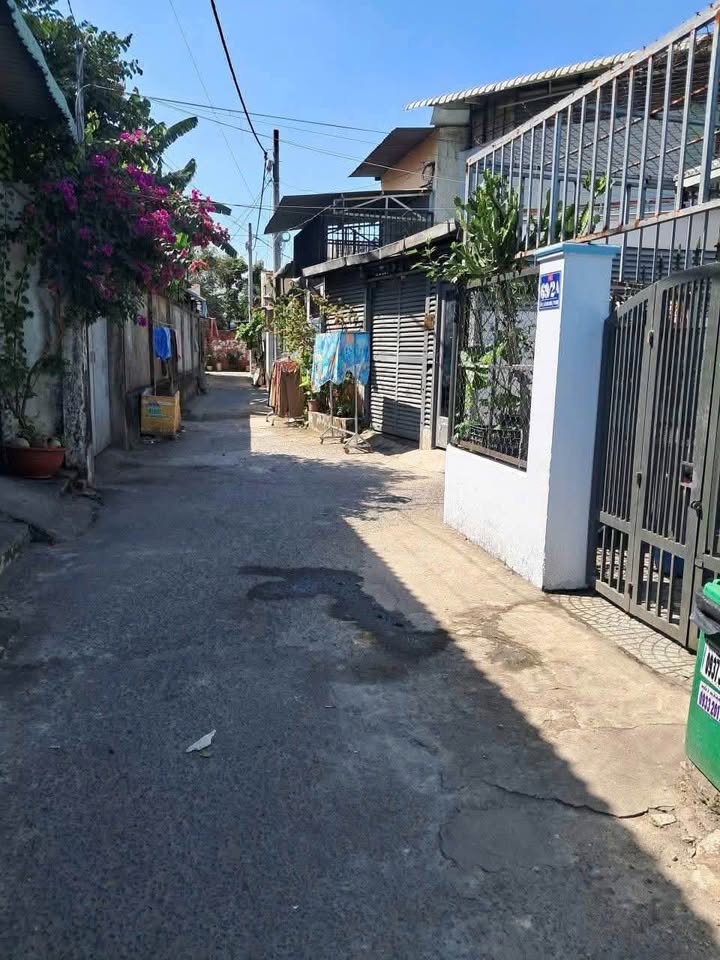 Nhà Hóc Môn 40m² (1.15 Tỷ) - Hẻm Xe Hơi, 2PN Gần Bưu Điện Tân Hiệp