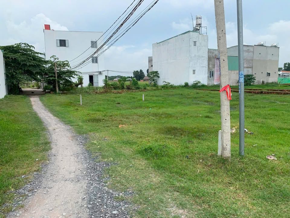 Đất nền Mỹ Hạnh Nam 115m² - Sổ đỏ chính chủ, góc 2 mặt tiền!