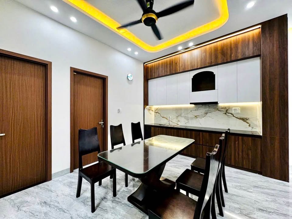 Nhà 2 tầng Lê Ngô Cát Huế 111.9m² - Sổ hồng sẵn, ô tô vào tận nơi!