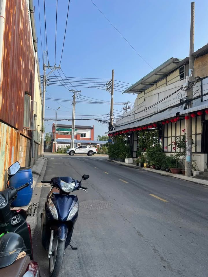 Nhà Phố Ngã 3 Dương Công Khi, Q12 144m² - Mặt tiền kinh doanh đắc địa!