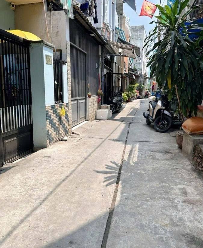 Nhà 4 tầng Chiến Lược, Bình Tân 36m² - Ô tô vào tận nhà!