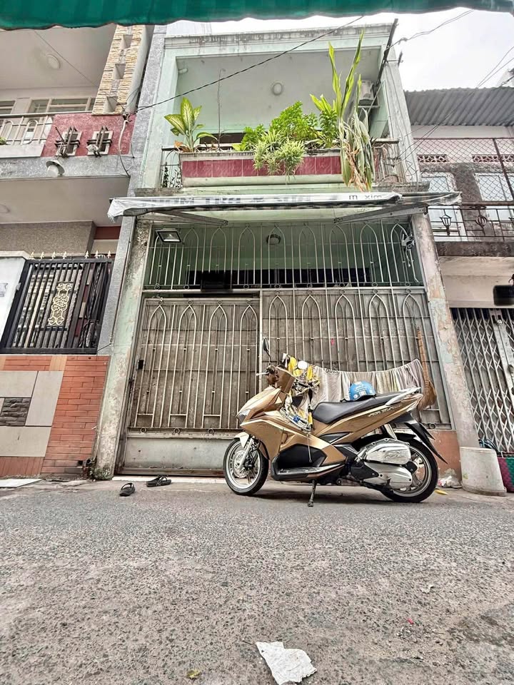 Nhà Đỗ Thừa Luông, Tân Phú - 35m² Sát Chợ, HXH 2 Tầng, Sổ Hồng