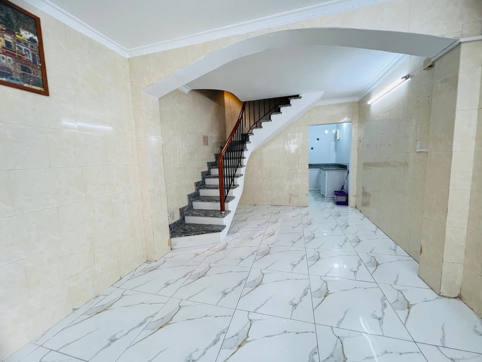 Nhà nguyên căn Ngõ Chợ Con 27m² - Giá 3.9 triệu - Sẵn sàng ở ngay!