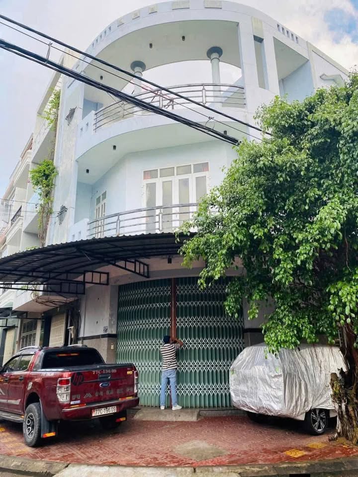 Nhà Phố Mặt Tiền 75m² Bờ Hồ Đống Đa, Quy Nhơn - Vị Trí Đắc Địa!