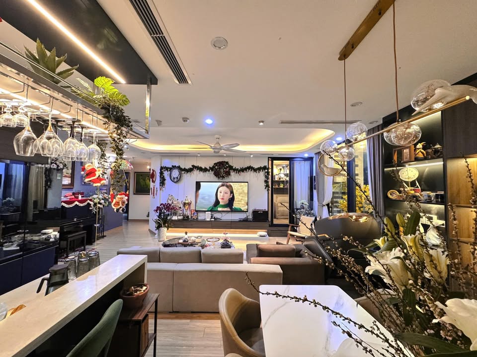 Bán Gấp Căn Góc 133m² Tòa N01T1 Ngoại Giao Đoàn - View Hồ & CV