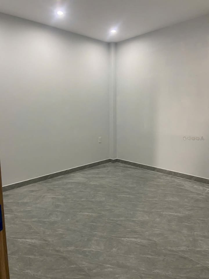 Nhà nguyên căn Bình Lợi P.13 126m² - Ô tô vào tận hầm