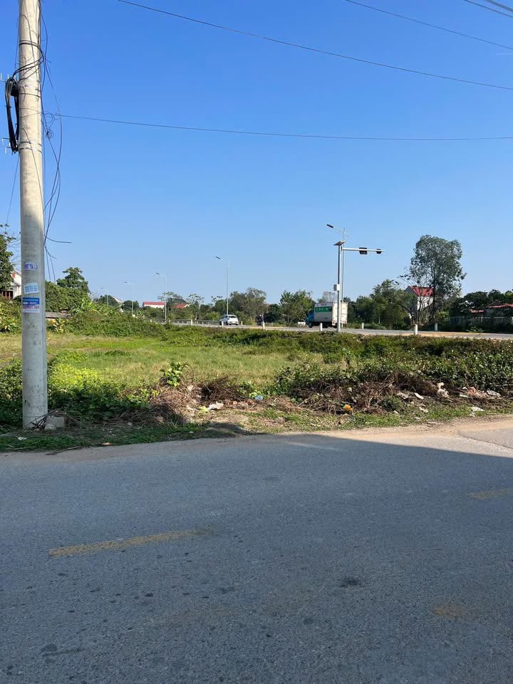 Đất nền 100m² mặt đường liên xã Danh Thắng, Hiệp Hòa - Sẵn sổ, giá 2.2 tỷ