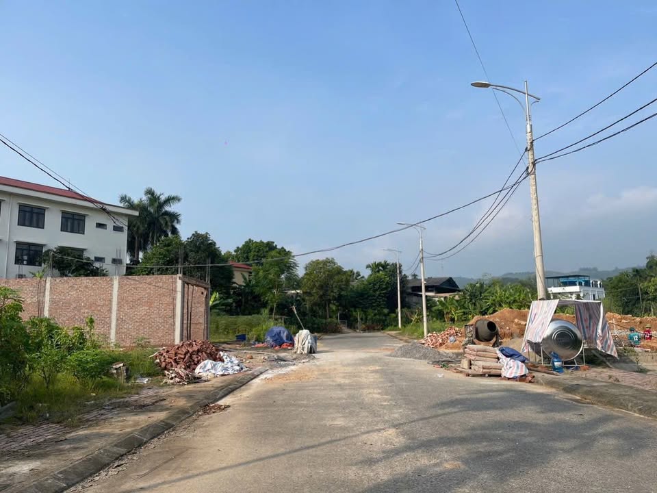 Đất nền 100m² đường Ngô Minh Loan, Yên Bái - Sổ đỏ sẵn sàng giao dịch