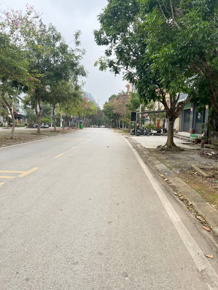 Đất nền Văn Vỉ Lạng Sơn 77m² 2 tỷ - Đường to ô tô, vỉa hè rộng