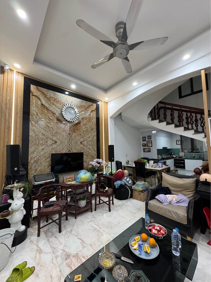 Nhà riêng Văn Cao 52m² 3.45 tỷ - Sẵn sàng ở ngay, chính chủ!