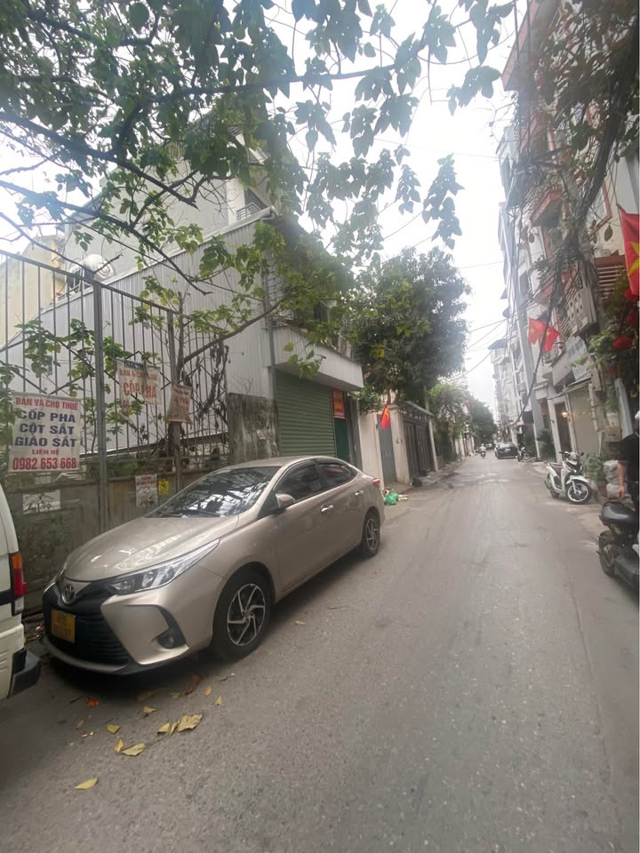 Đất nền Ngọc Thụy 42m² - Lô góc, ô tô vào tận nơi!