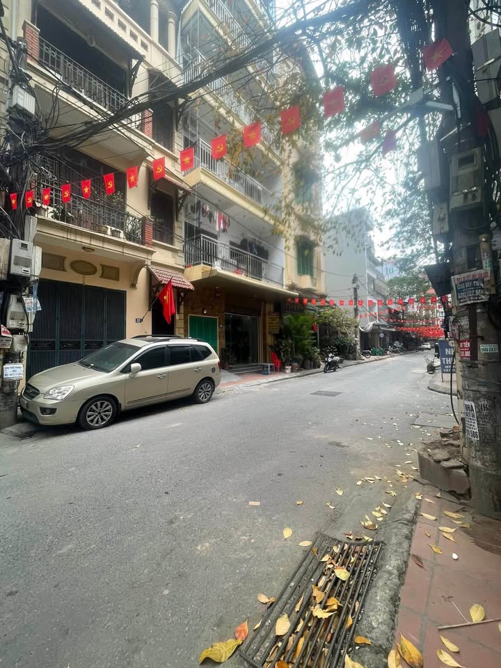 Nhà phố Đống Đa 137m² giá 59.6 tỷ - Vị trí đắc địa kinh doanh đỉnh!