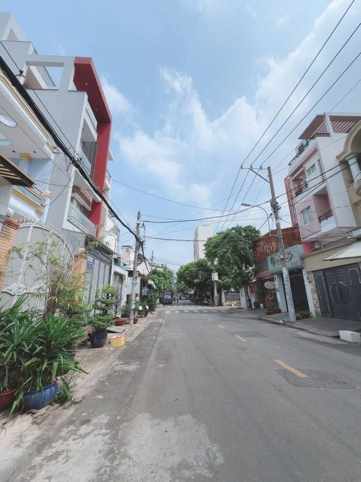 Nhà phố Nguyễn Văn Tố, Tân Phú 84m² - Mặt tiền kinh doanh đắc địa!