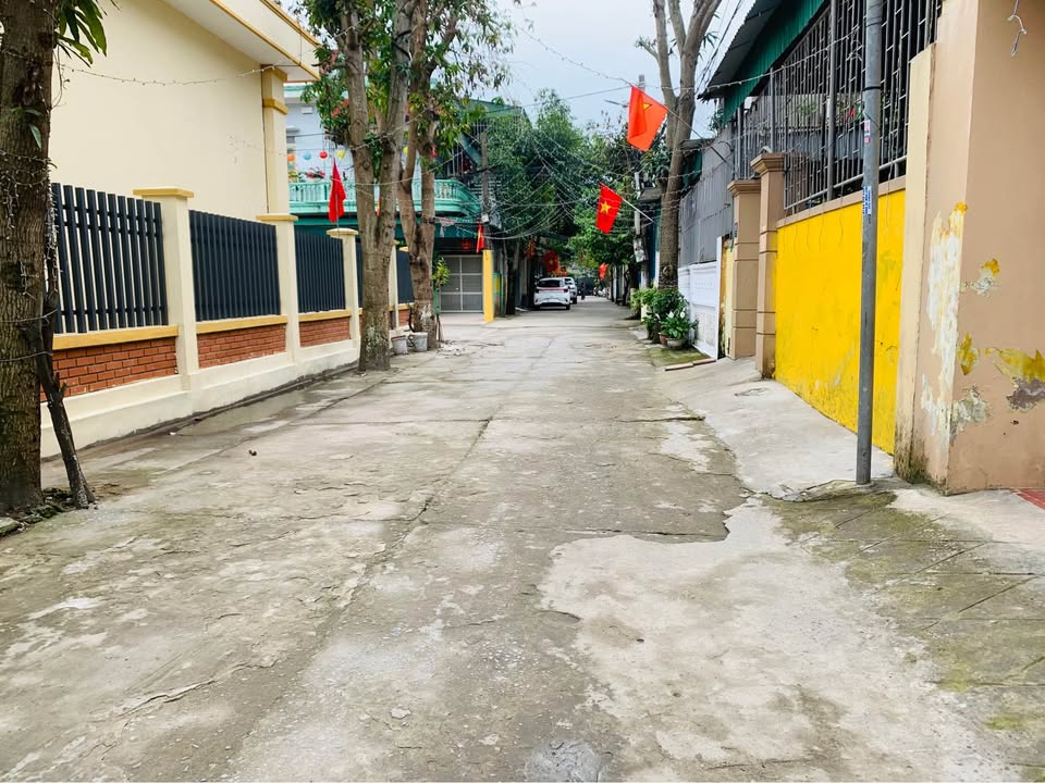 Đất nền Hoàng Thị Loan, Vinh 83m² - Sổ đỏ chính chủ!