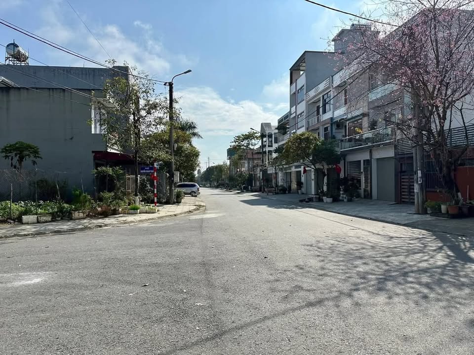 Đất nền Đại lộ Lê Lợi, Lai Châu 105m² - Sổ đỏ chính chủ, tiềm năng vàng