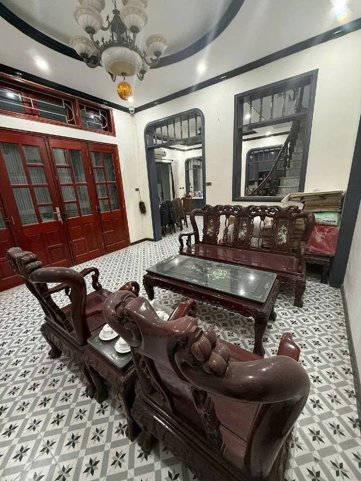 Cho thuê nhà riêng 90m² 4 tầng, ô tô đỗ cửa - Phố Tô Vĩnh Diện, Thanh Xuân