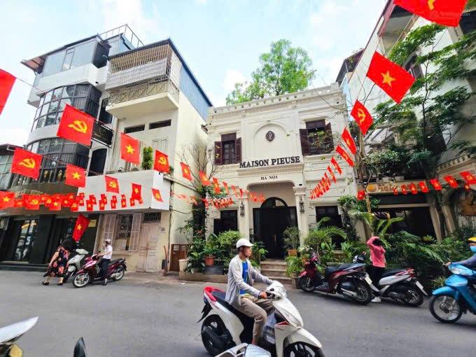 Townhouse Hạ Hồi 410m² 250 triệu - Mặt tiền kinh doanh